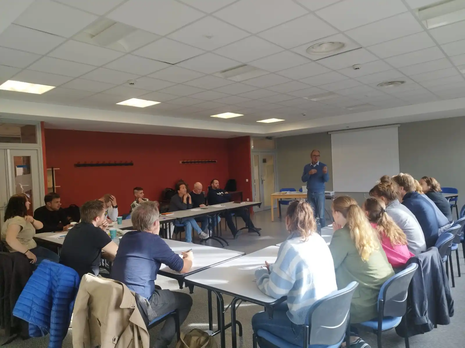 Équipe Norgatec Consulting réunie lors d’un atelier collaboratif pour favoriser l’échange et l’innovation