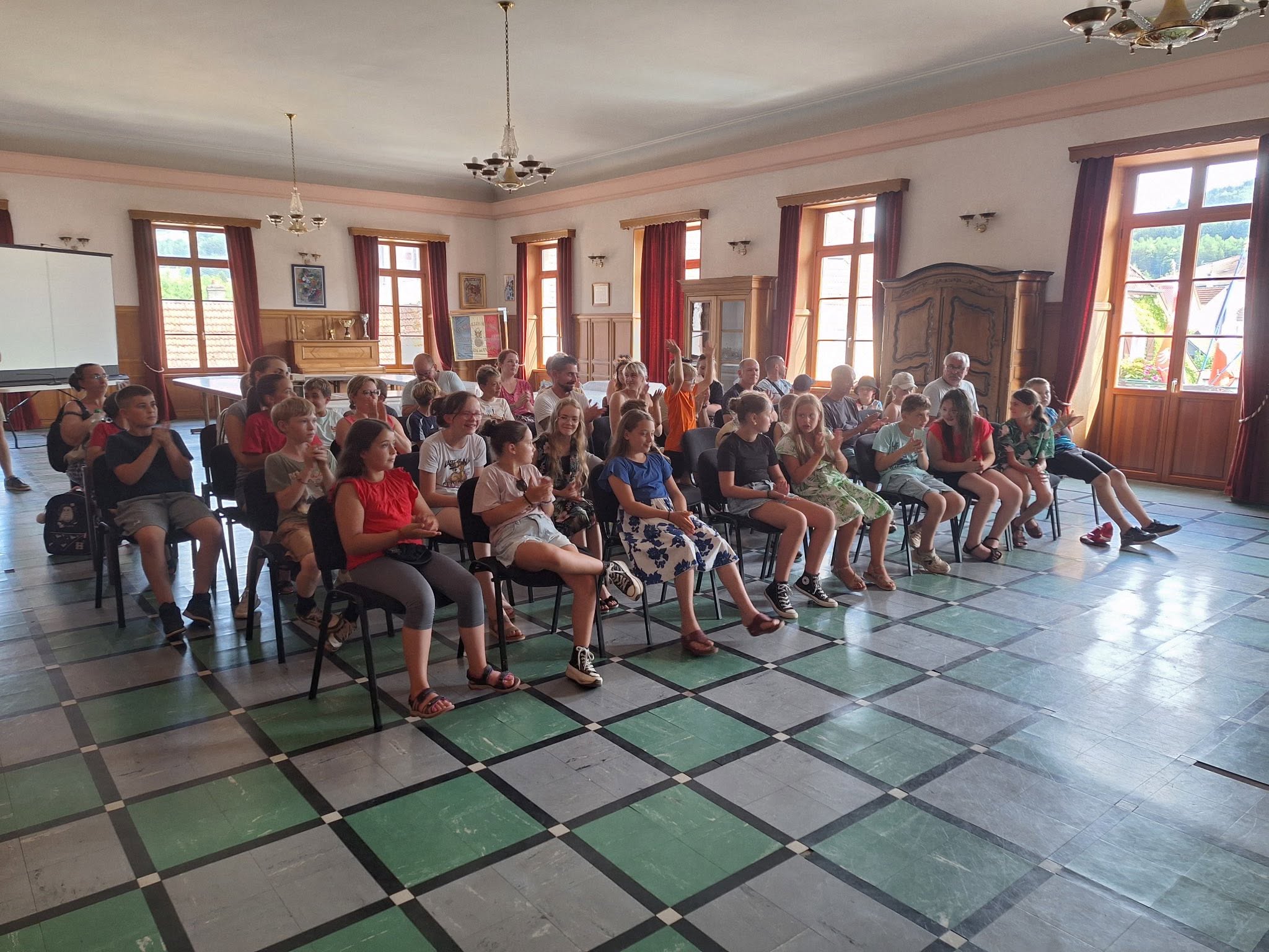 Remise des calcutrices aux élèves de CM2