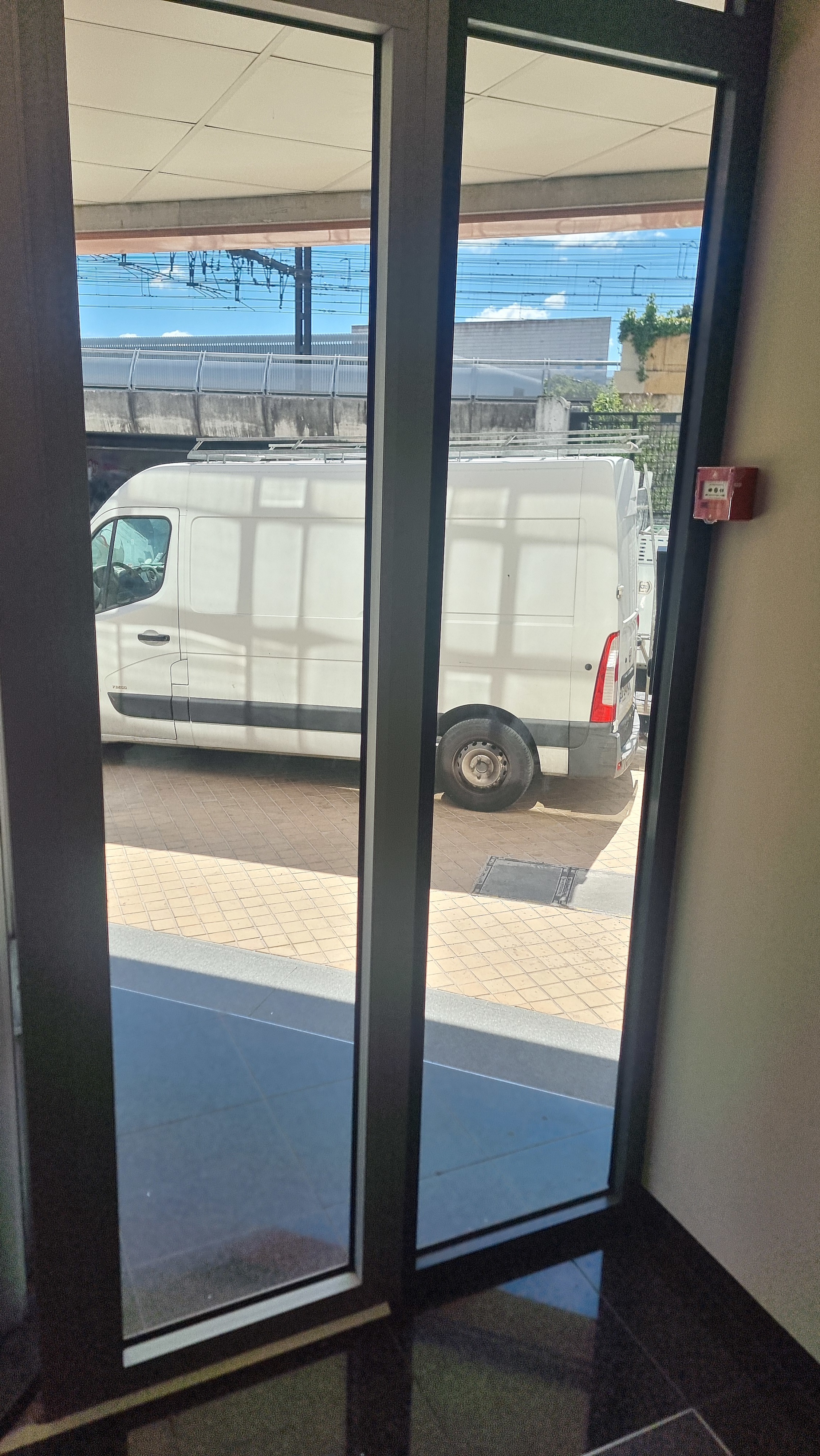 Remplacement d’un vitrage retardateur d’effraction à Bordeaux près de la gare