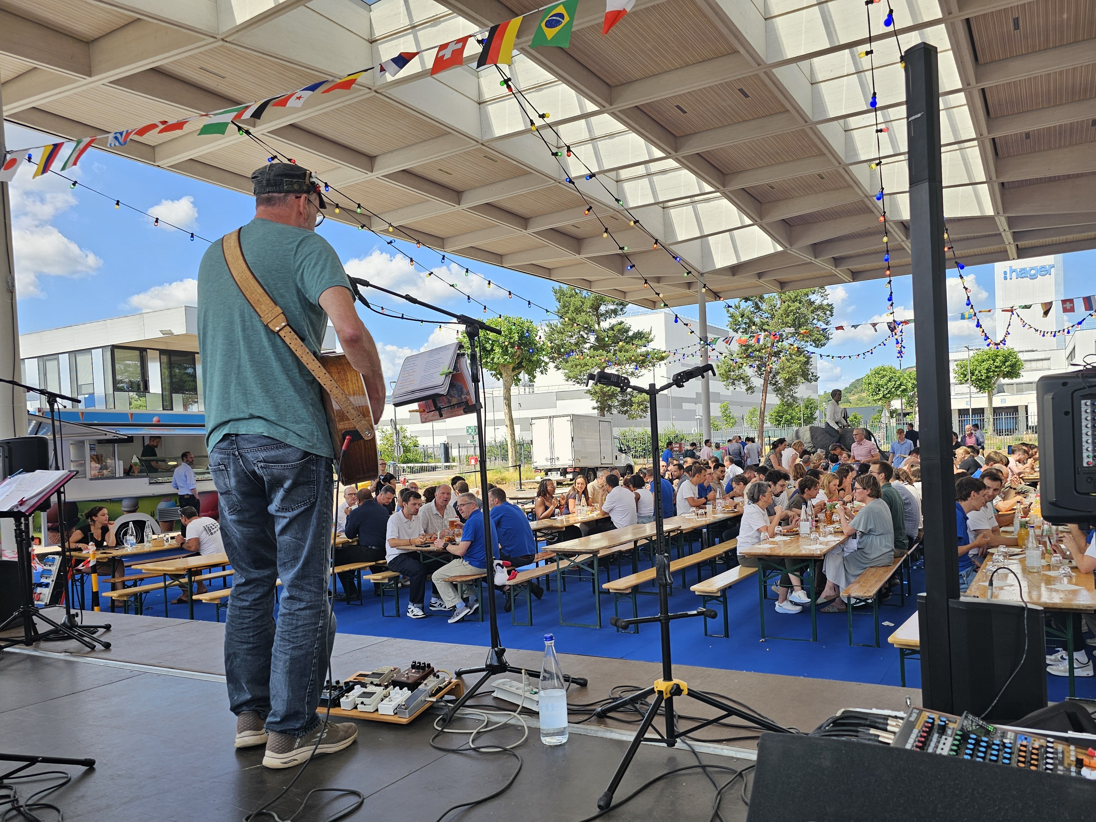 Woodstork assure 8 concerts consécutifs chez Hager : la force du collectif Big Friends