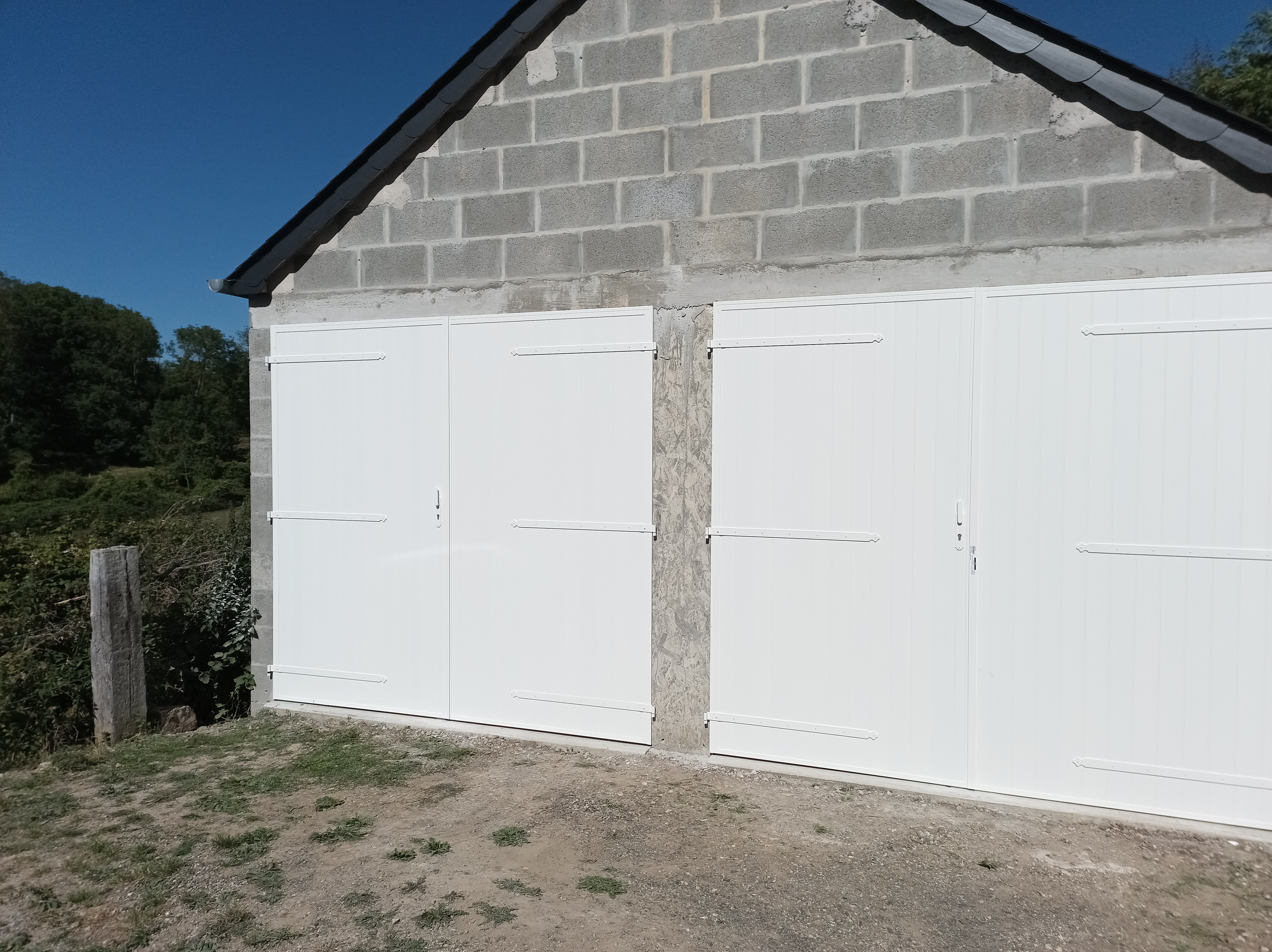 Porte de garage aluminium
porte de garage battante 2 vantaux
marque EHRET