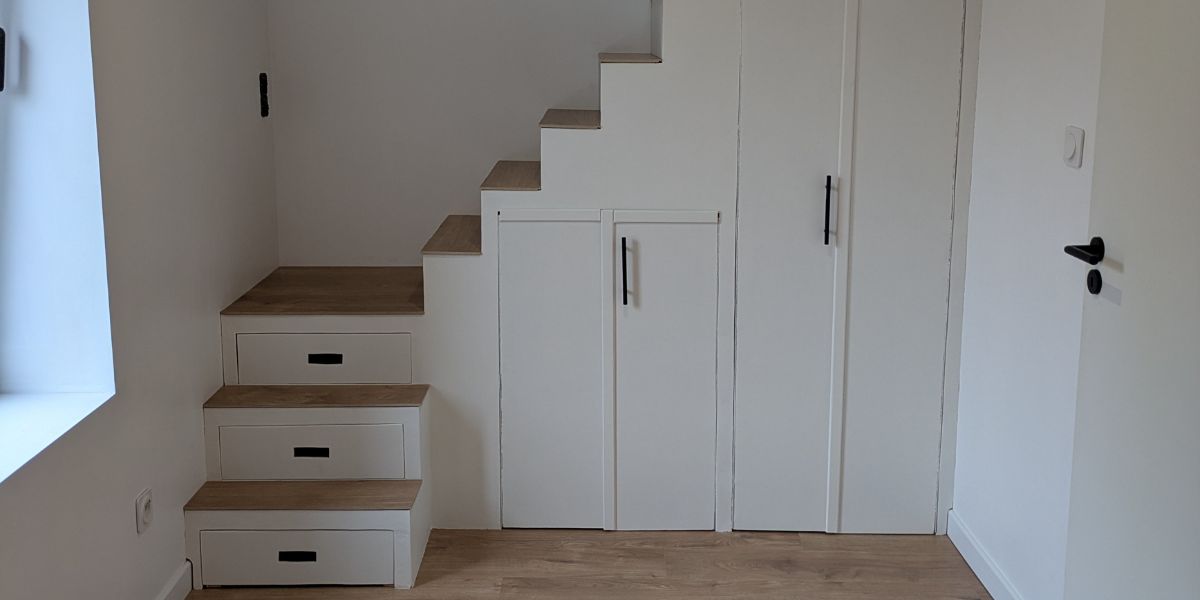 Escalier avec rangements