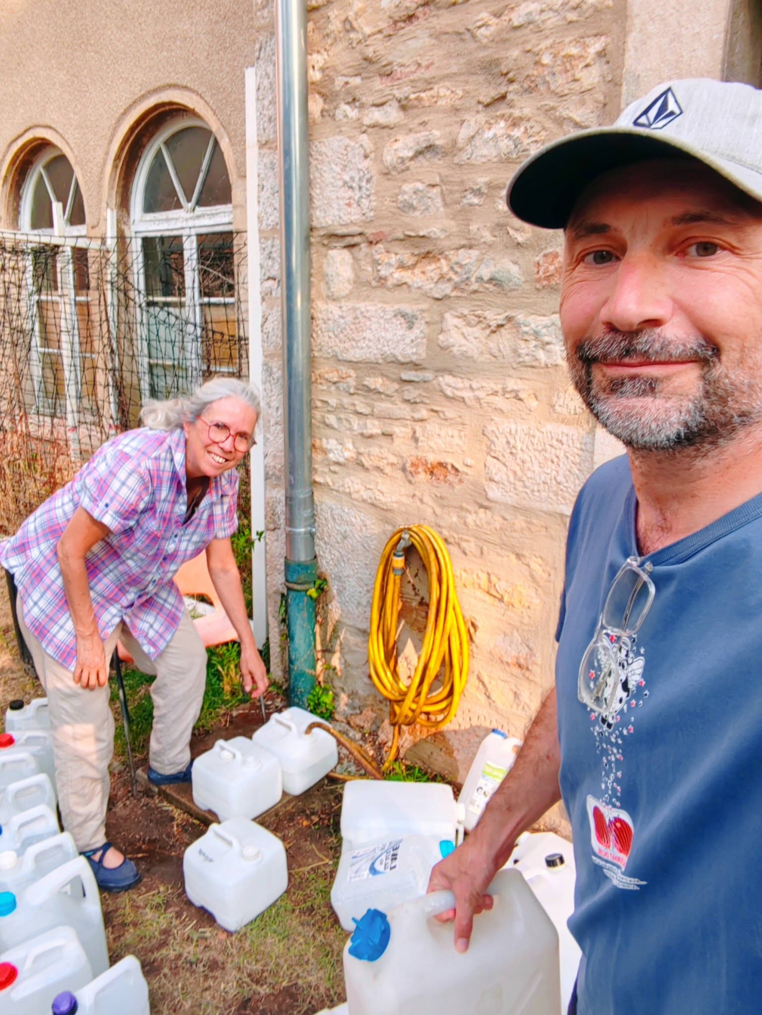 Arrosage et dégagement des plants