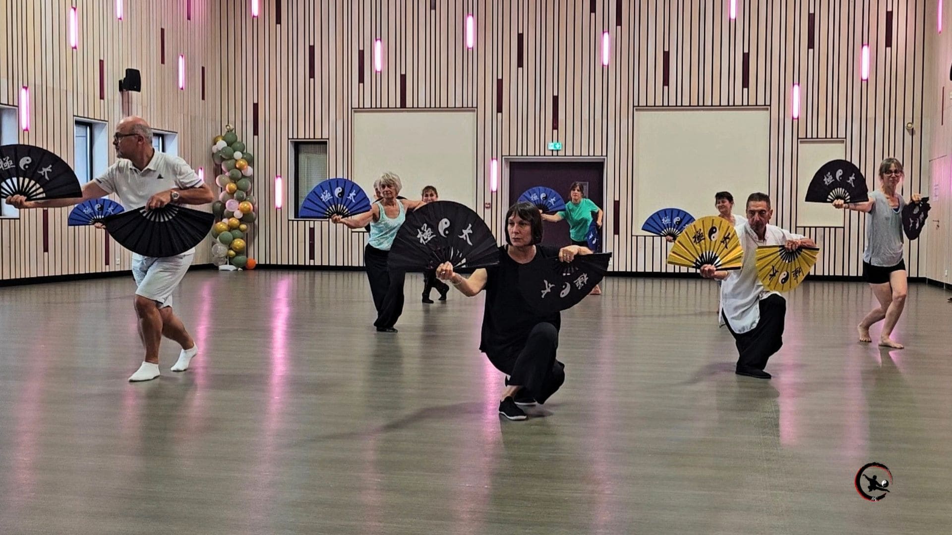 Cours tai chi double eventail maubec isere art du mieux etre 2026