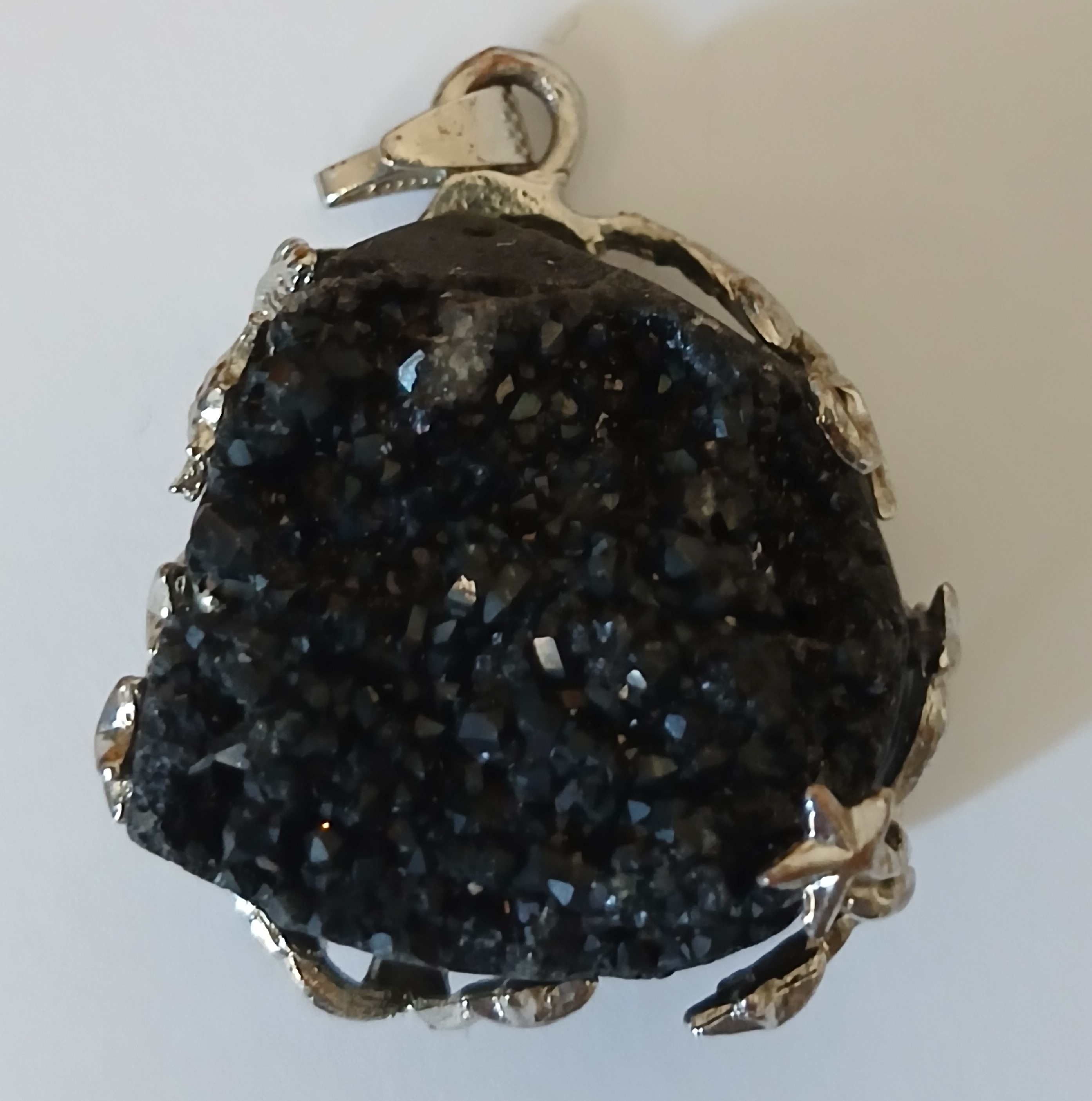 Pendentifpierrelave2