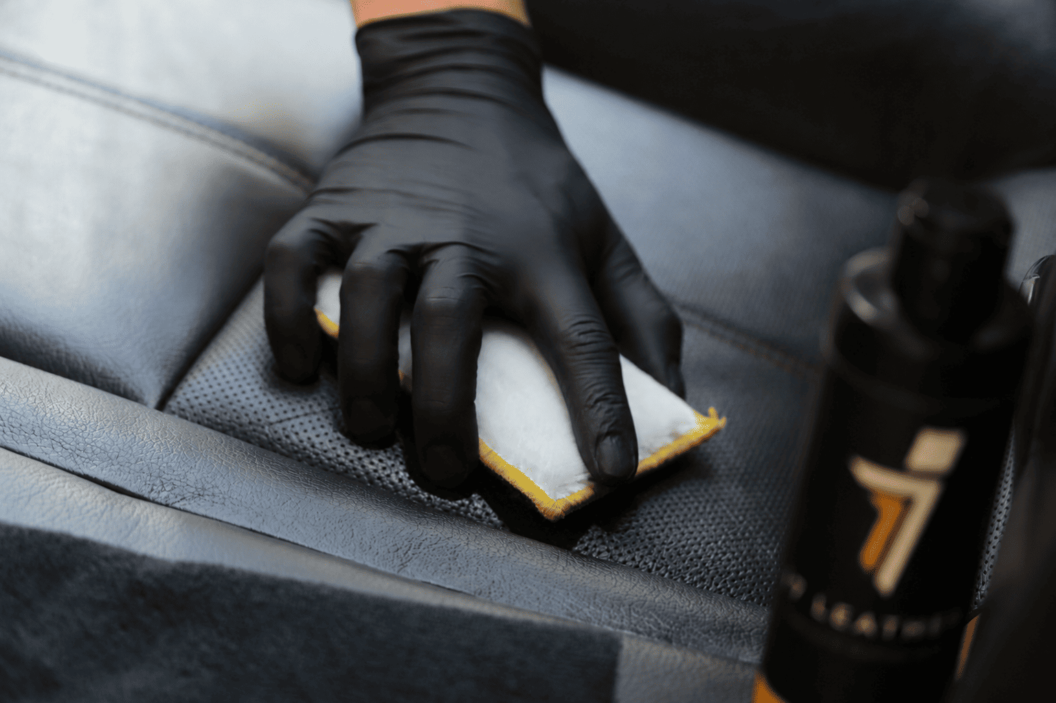 Alcanta roi detailing auto soin interieur cuir