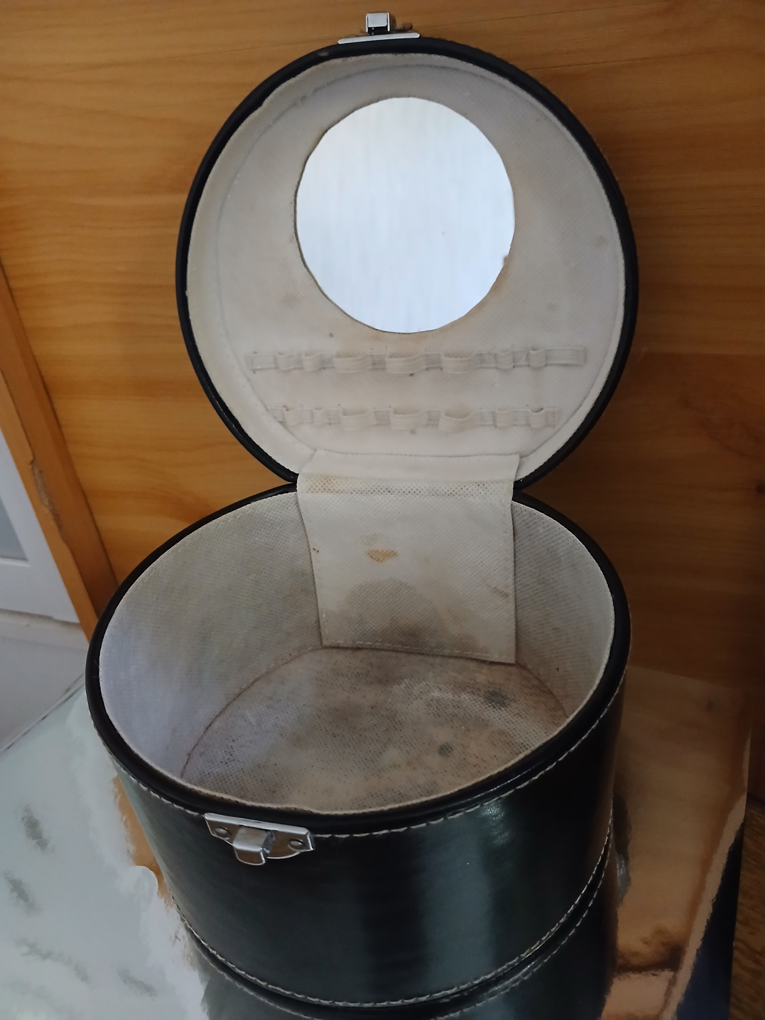 Vanitycase2
