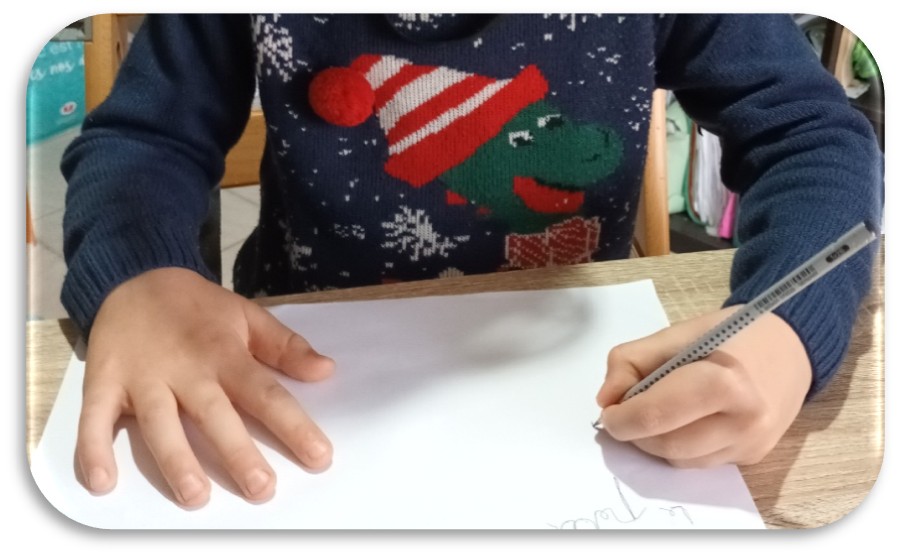 Mon enfant est gaucher : faut-il adapter l'apprentissage ?