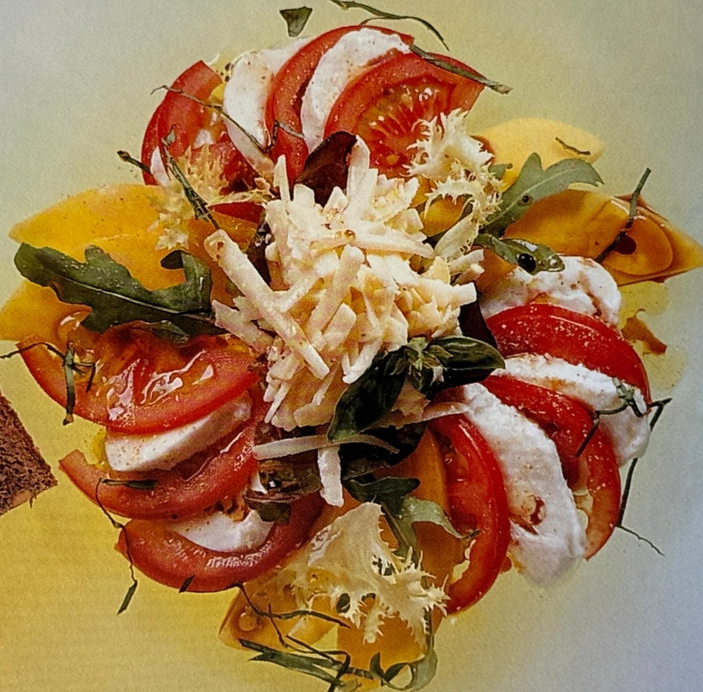 Salade-de-tomates-mangues-mozzarella-et-vieux-gruyere