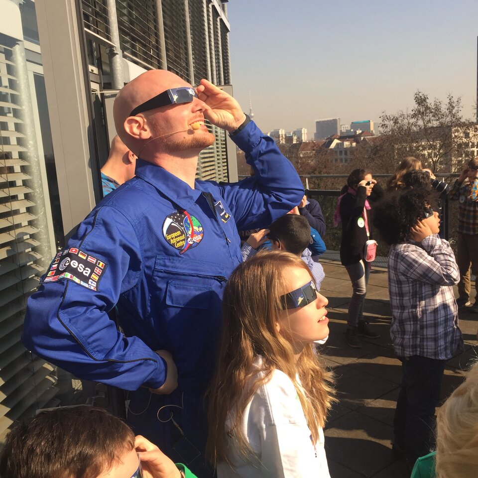 Alexander Gerst eclipse article