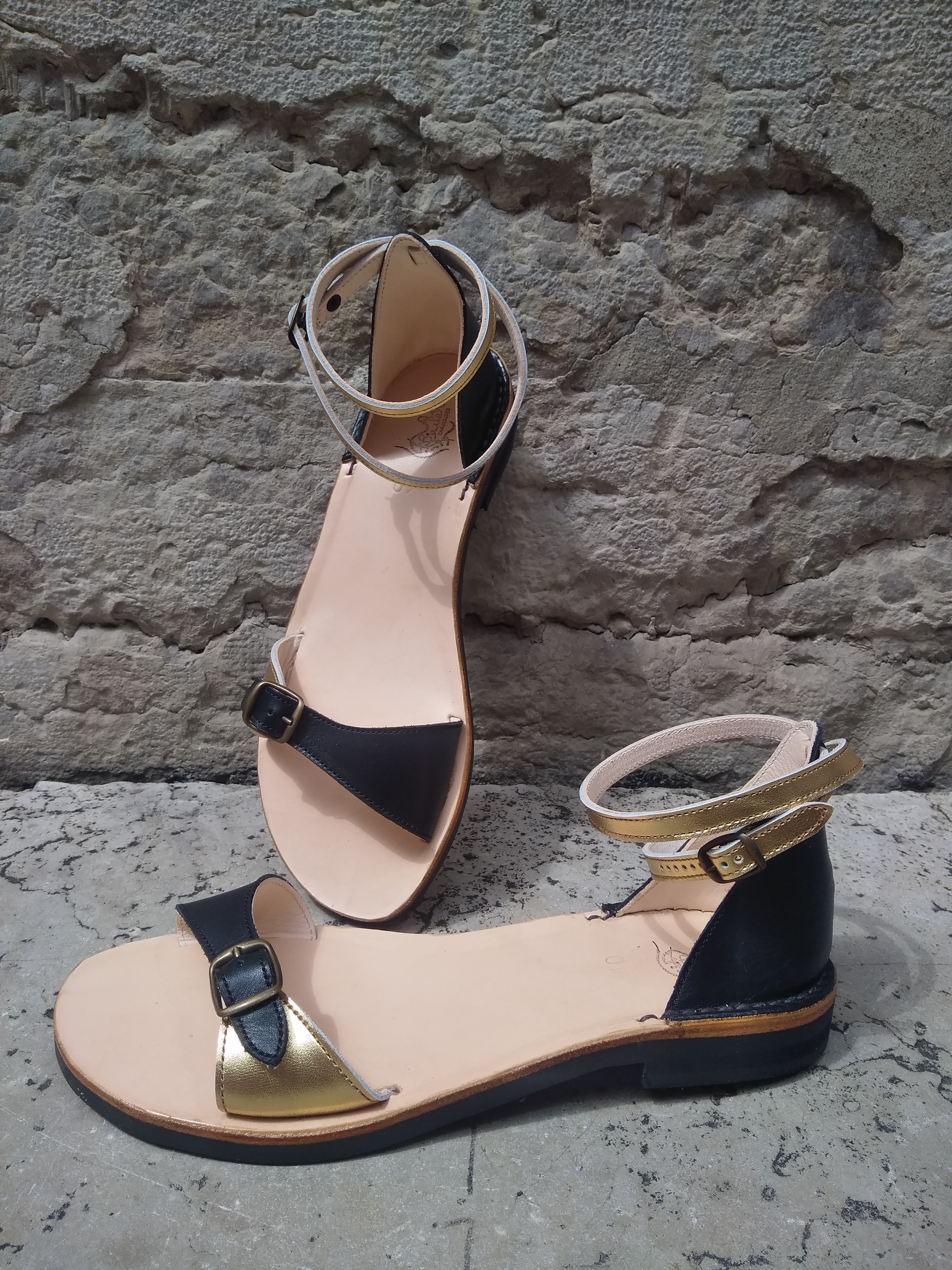 Anna bauer sandales sur mesure dore