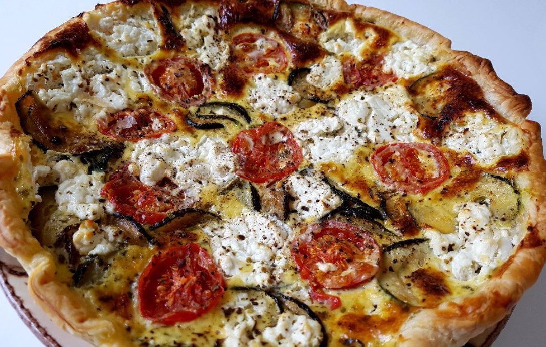 Tarte-fine-a-la-courgette-tomate-et-chevre