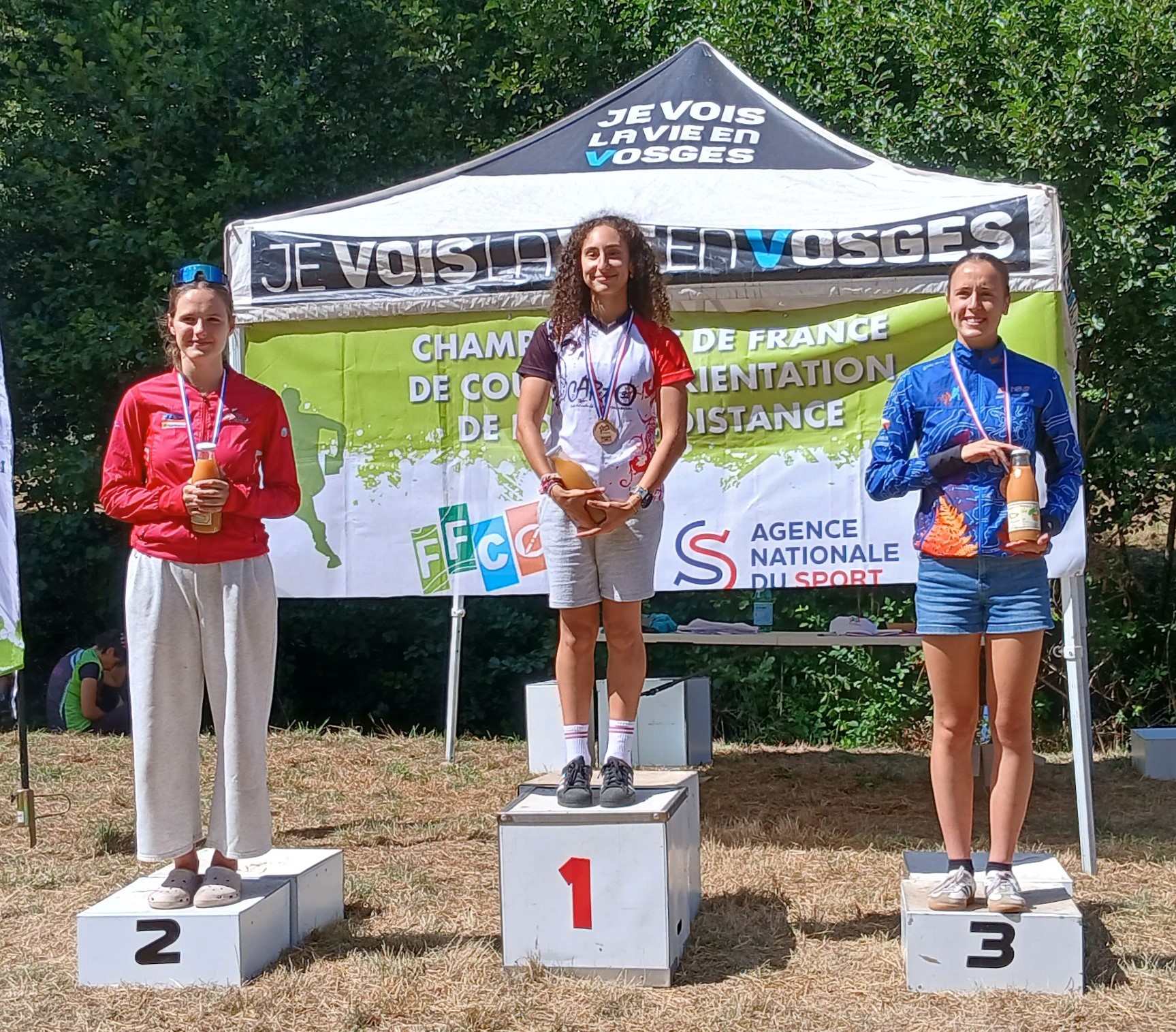 Inès championne de France longue distance ce 23 août 2026: après une course parfaite, Inès a creusé des énormes écarts dès le premier tiers de course et gagne avec 2' d'avance sur Laura et Amaïa
