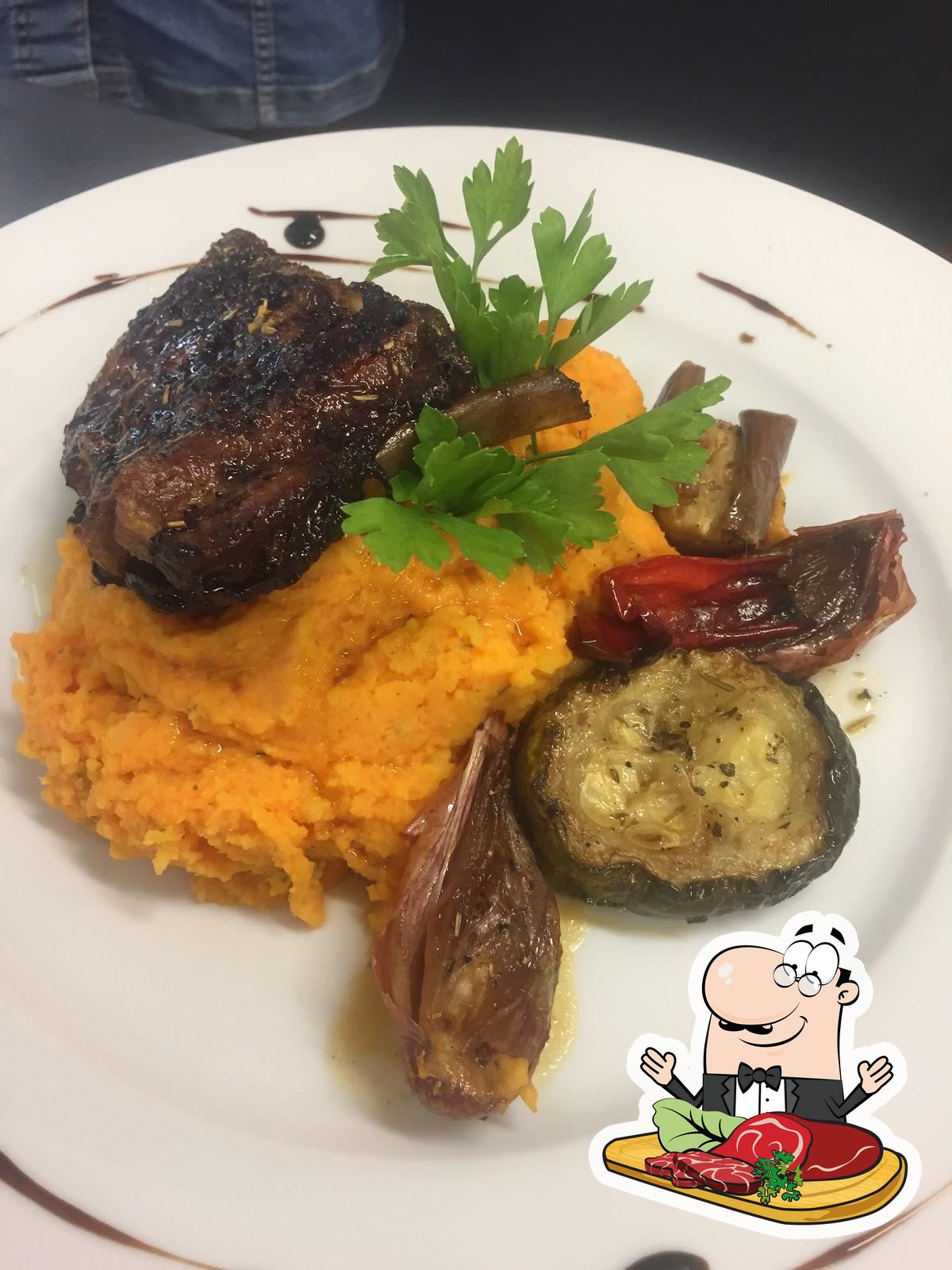 R1de-Wheeling-Cafe-meat