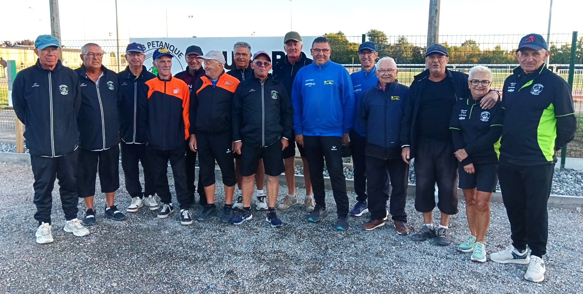Les-5-equipes-gagnantes-du-concours-Triplette-Veteran-du-8-septembre-a-St-Berthevin