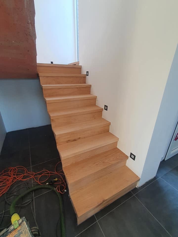 Escalier bois b