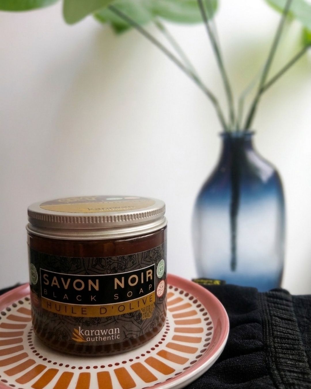 Kit gommage corps traditionnel avec savon noir bio et gant kessa Karawan Authentic chez Ansulia Perpignan
