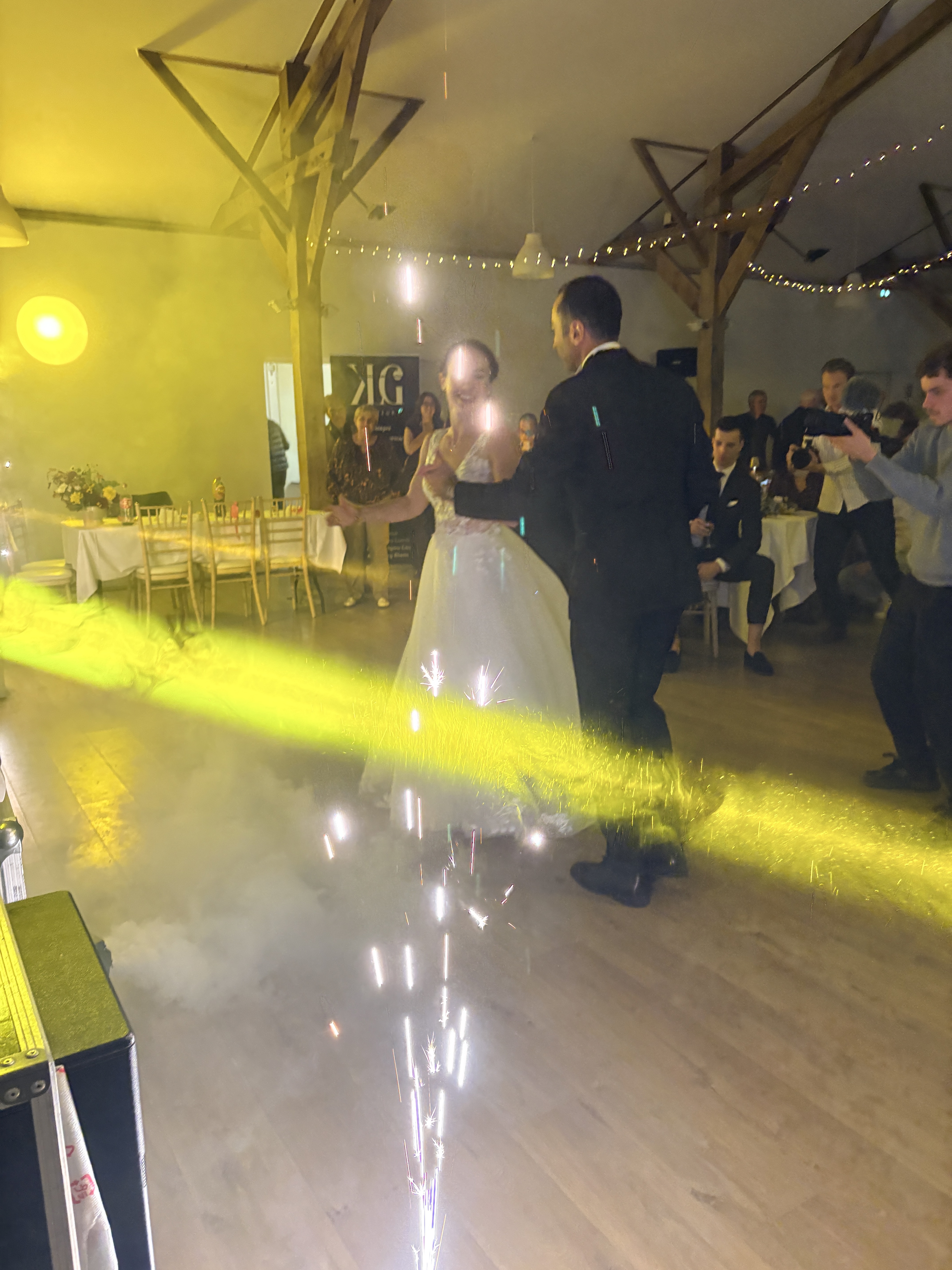 ET VOILÀ, C’ÉTAIT VRAIMENT LE DERNIER MARIAGE DE MA SAISON !   