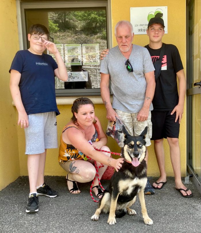 2022 06 18 sally ready to leave with her new family