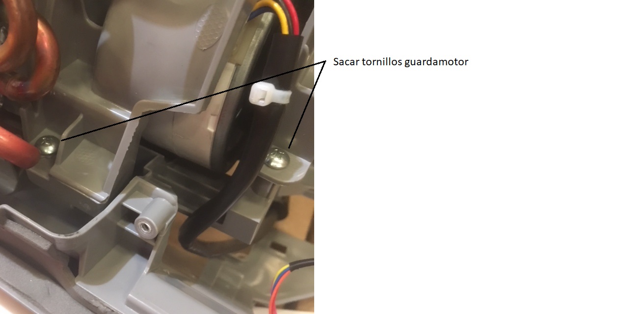 4 - SACAR TORNILLOS GUARDAMOTOR