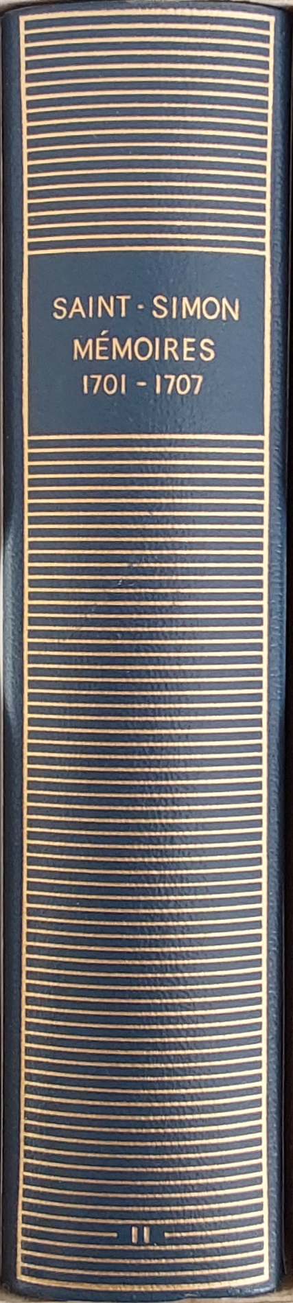 Volume 77 de Saint-Simon dans la Bibliothèque de la Pléiade.