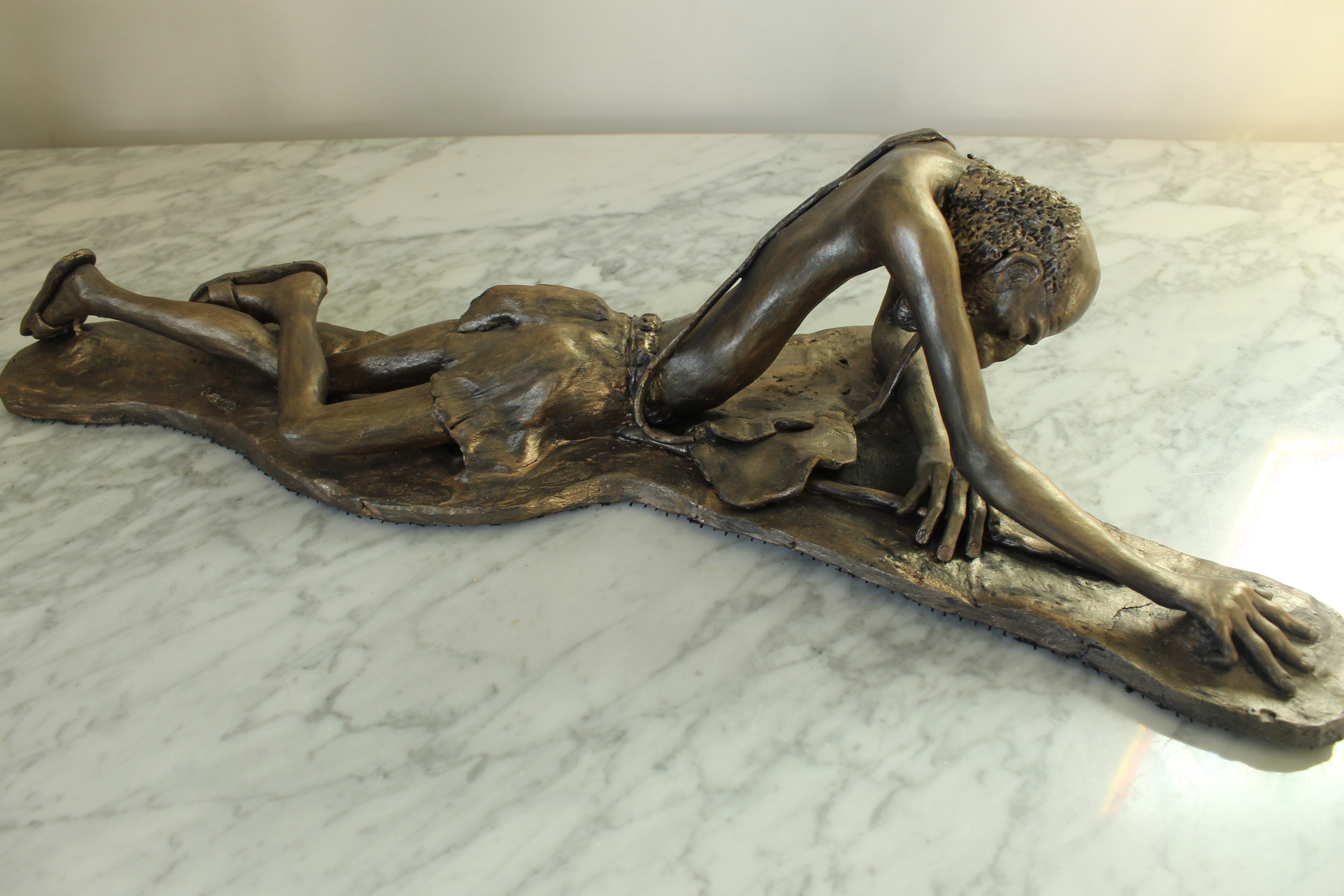 Le pelerin hauteur 13 argile peinte et resine la detresse 2017