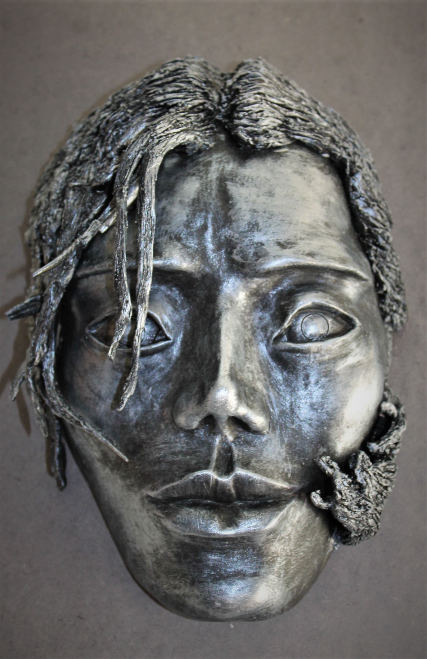 Vica masque argile cuite et peinte 20x43 2017