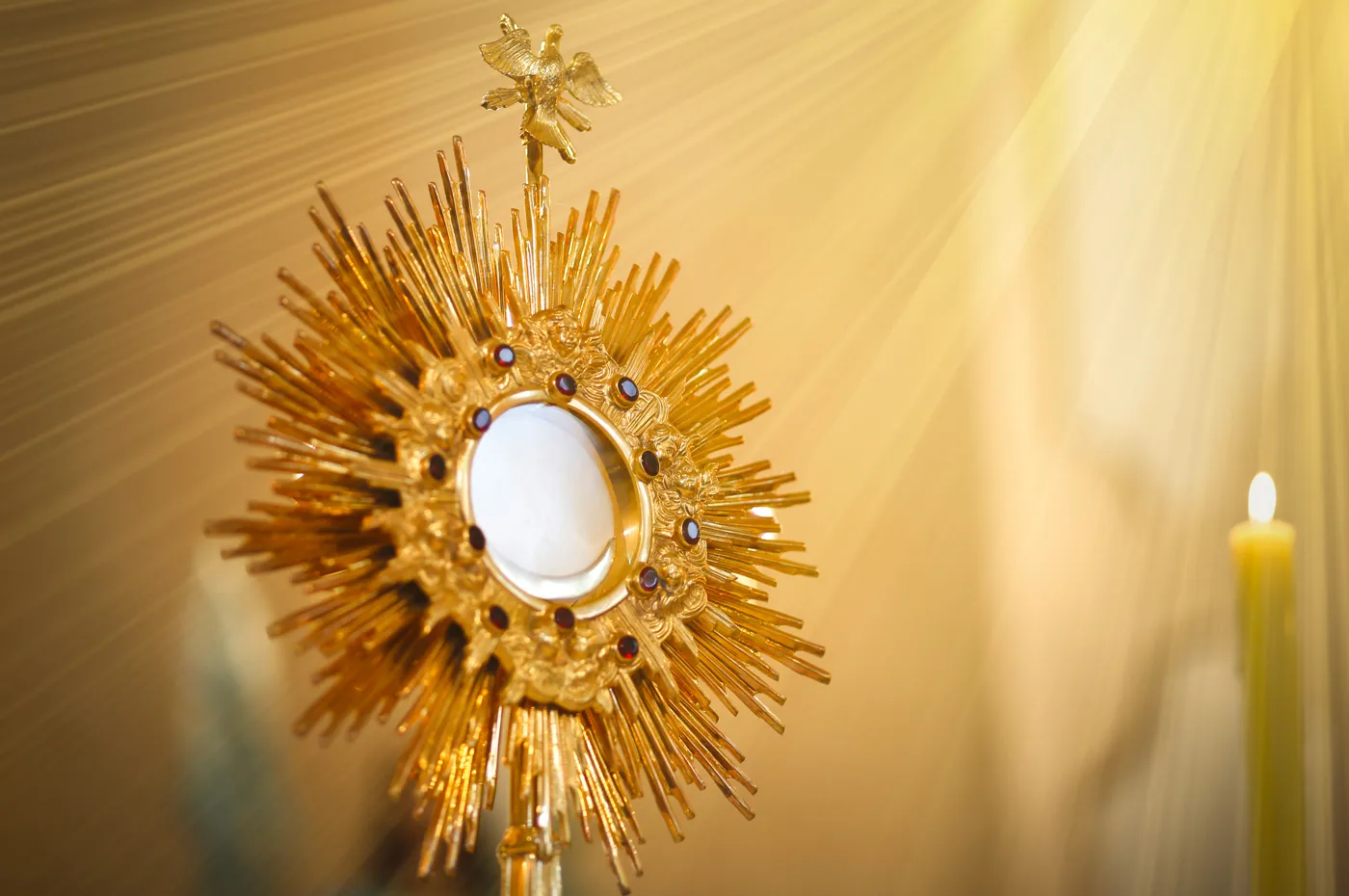 Ostensoir-disposeladoration-eucharistique 0