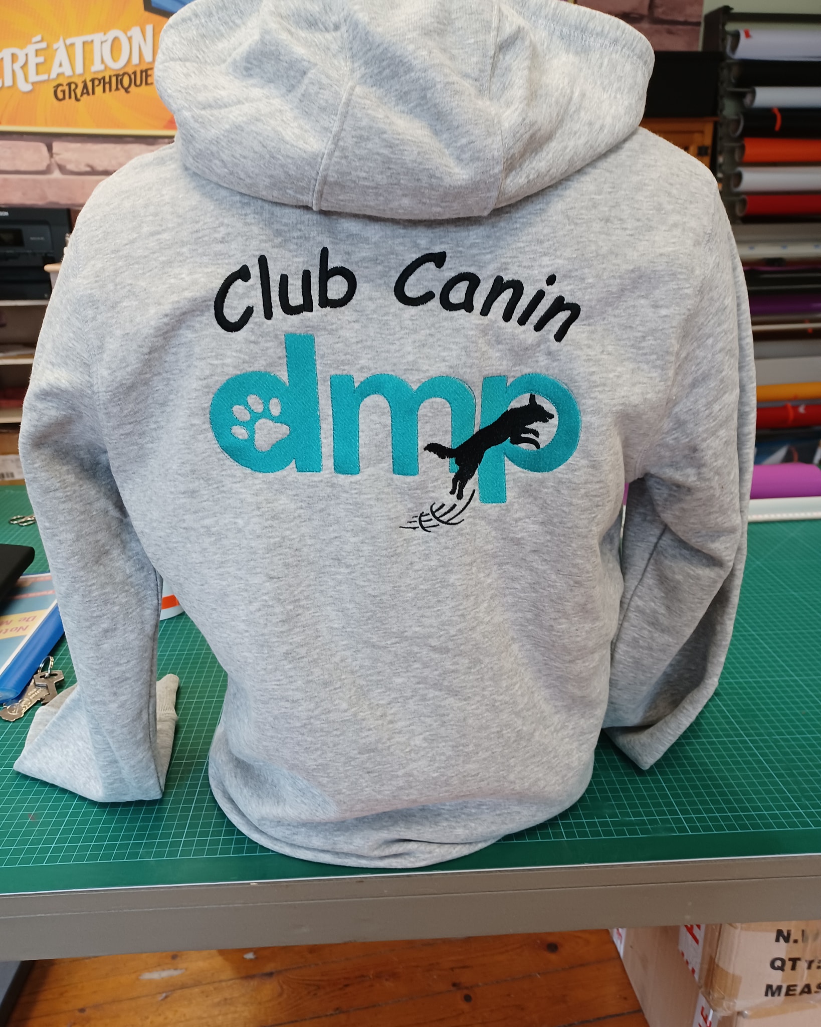 Sweat zippe brode dos
