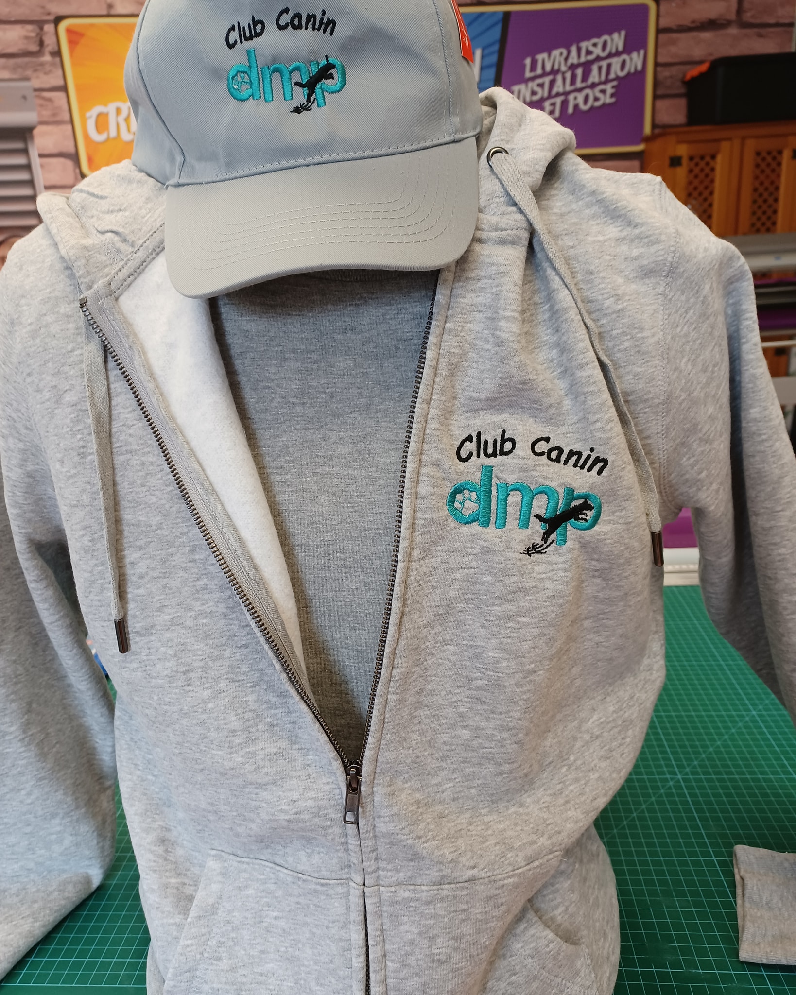 Sweat zippe brode coeur