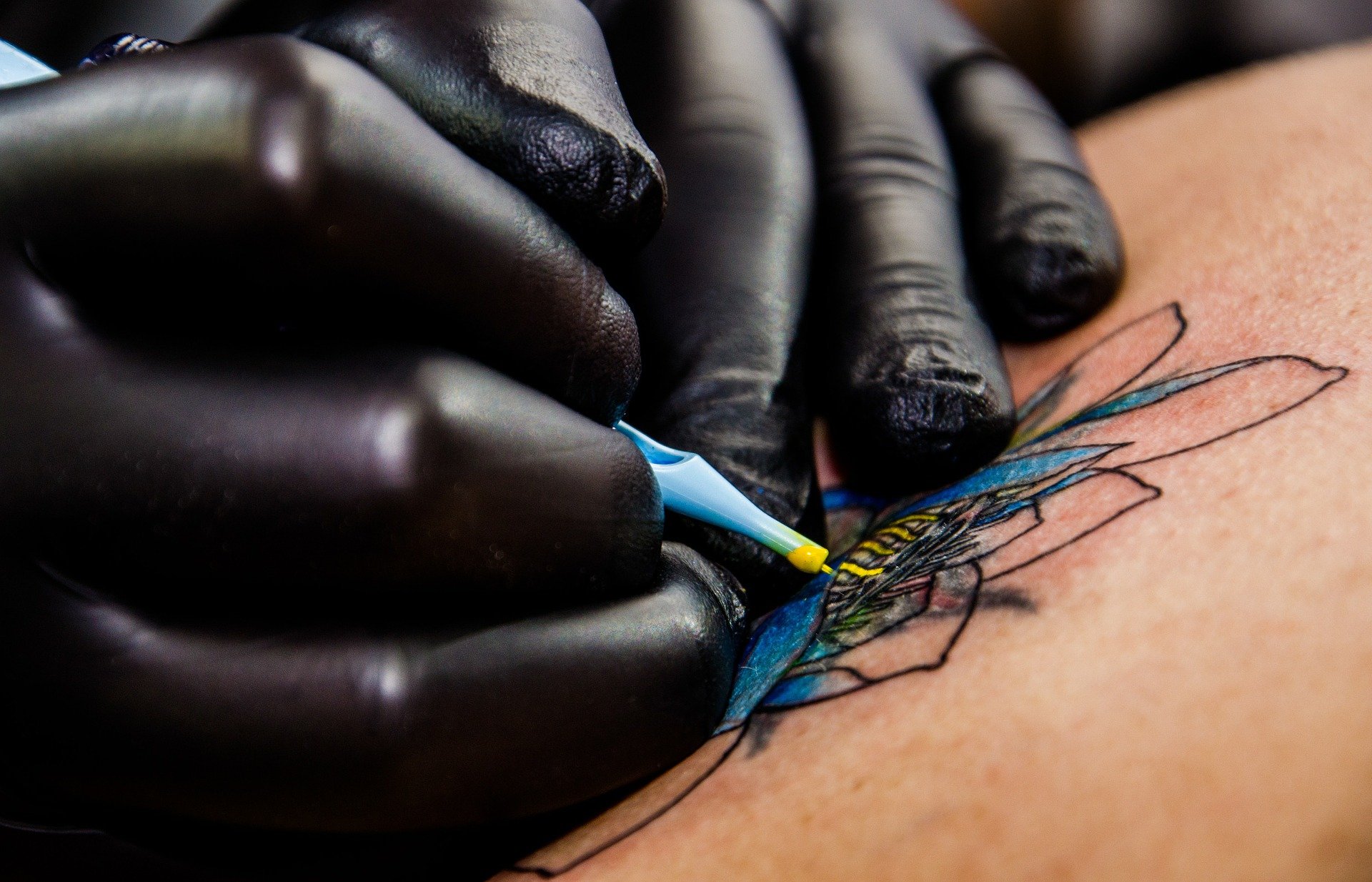 Tattoo artist 556036 1920