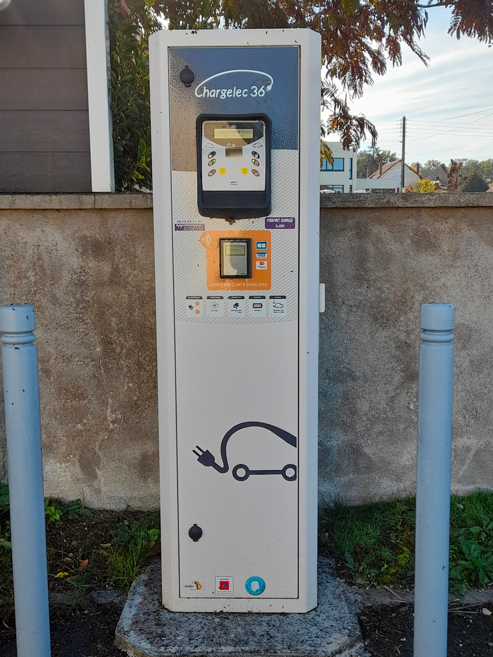 Borne-electrique-chabris
