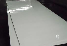 Plaque en polyester