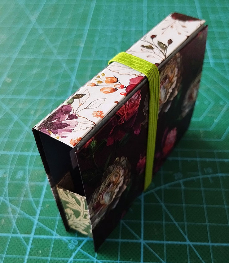 2025 06 porte carte violet roses 2 