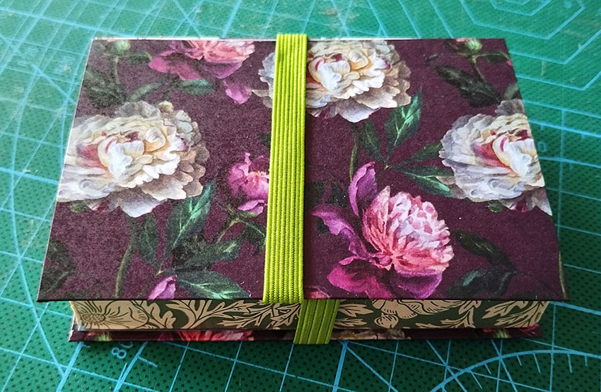 2025 06 porte carte violet roses 1 