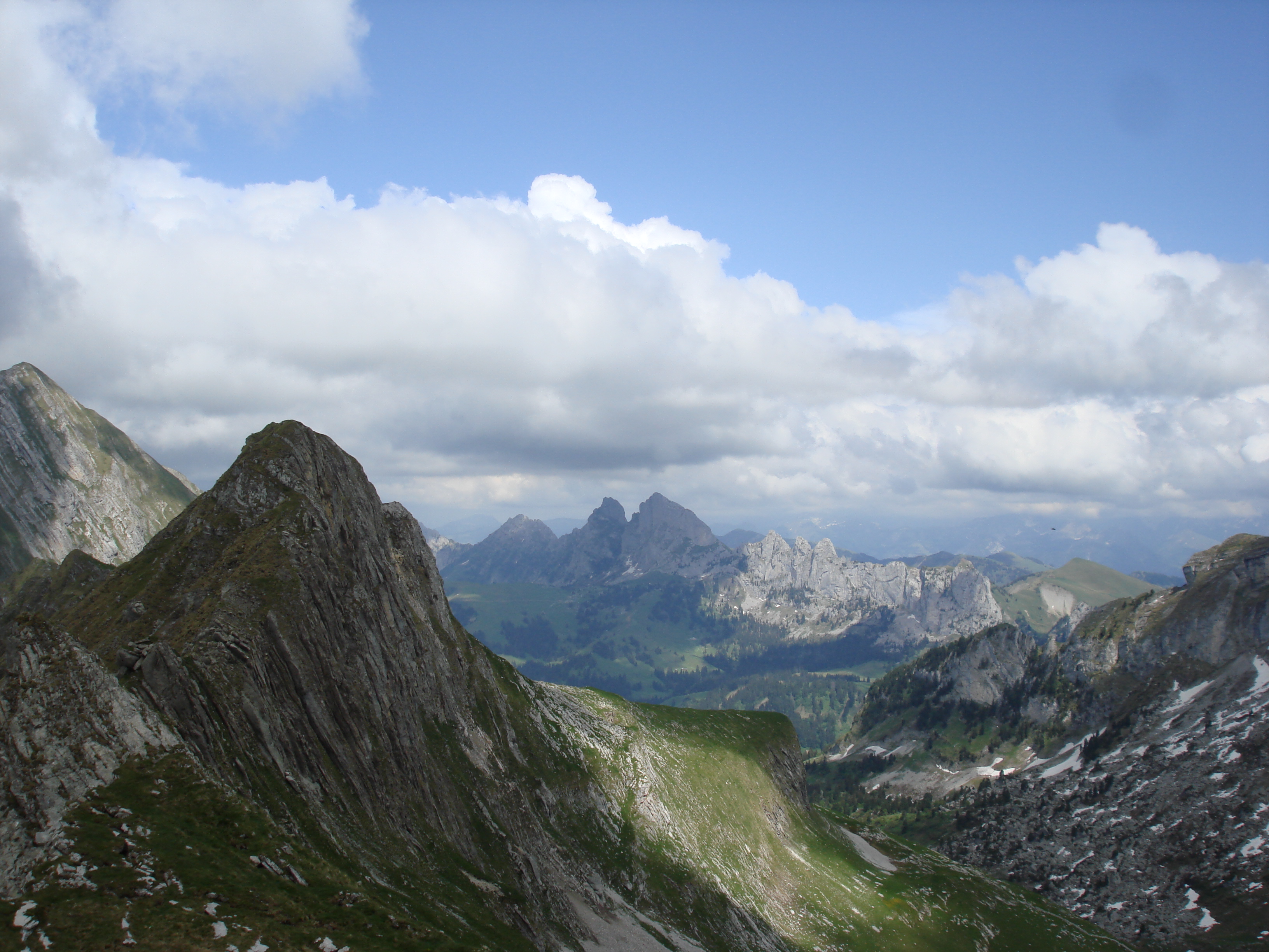 Montagnes de la réserve naturelle du Vanil Noir