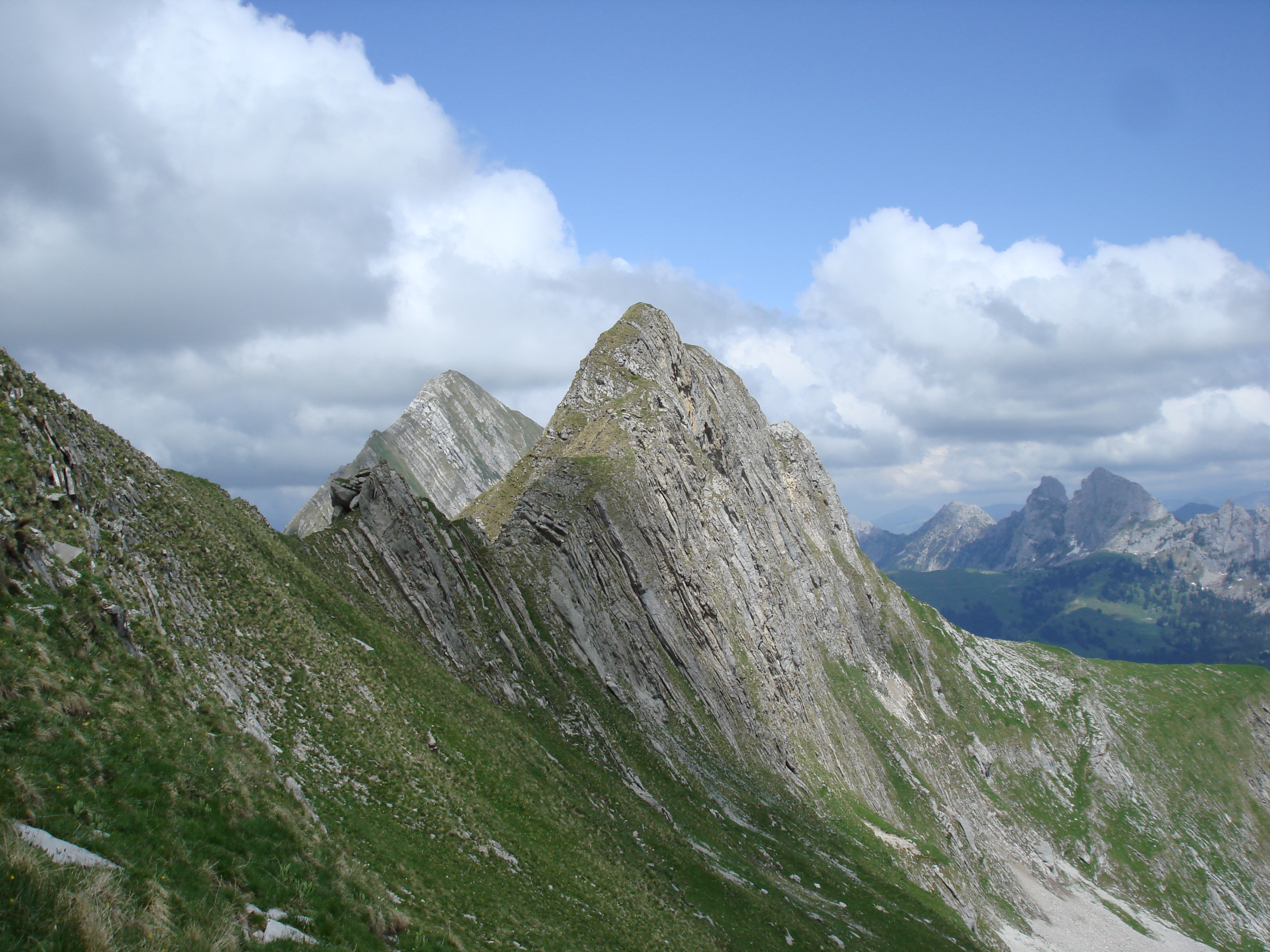 Montagnes de la réserve naturelle du Vanil Noir