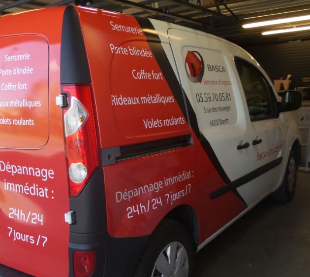 Pose vinyle en habillage partiel sur renault kangoo