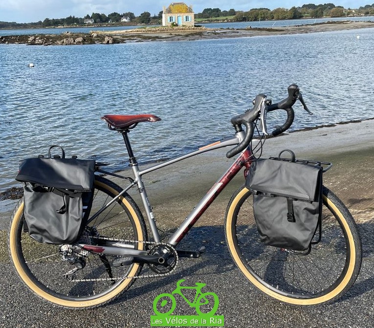 Velo-gravel-bend-R5-Polygon-belz-etel-erdeven-auray-56-morbihan-avec-sacoche-porte-bagage-1