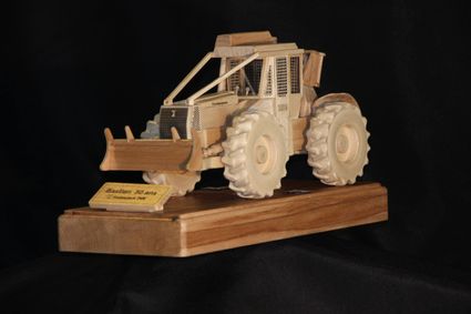 Maquette de tracteur forestier 1