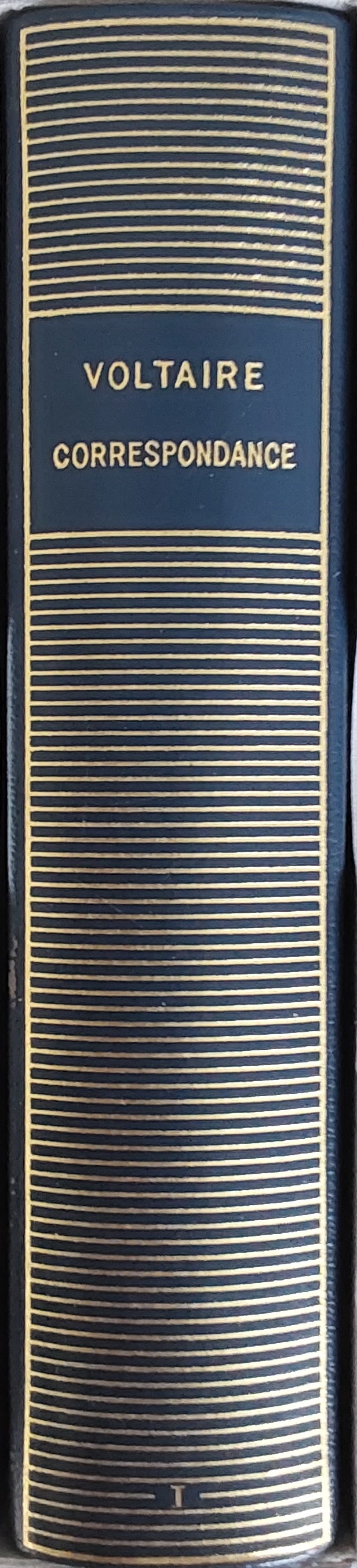 Volume162 de Voltaire dans la Bibliothèue de la Pléiade