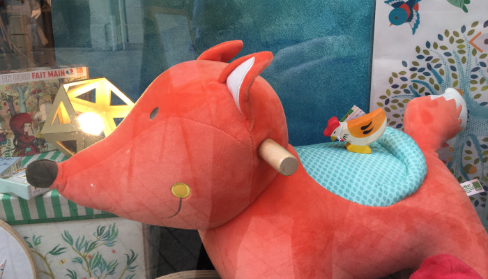 Découvrez notre vitrine "La maison de bébé en couleurs"