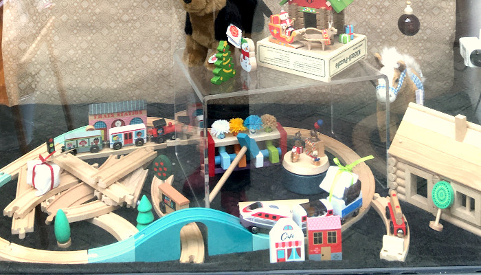 Découvrez notre vitrine "Noël à la montagne" !