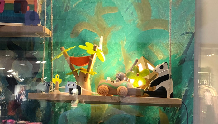 Découvrez notre vitrine "Bienvenue aux animaux dans ma cabane"