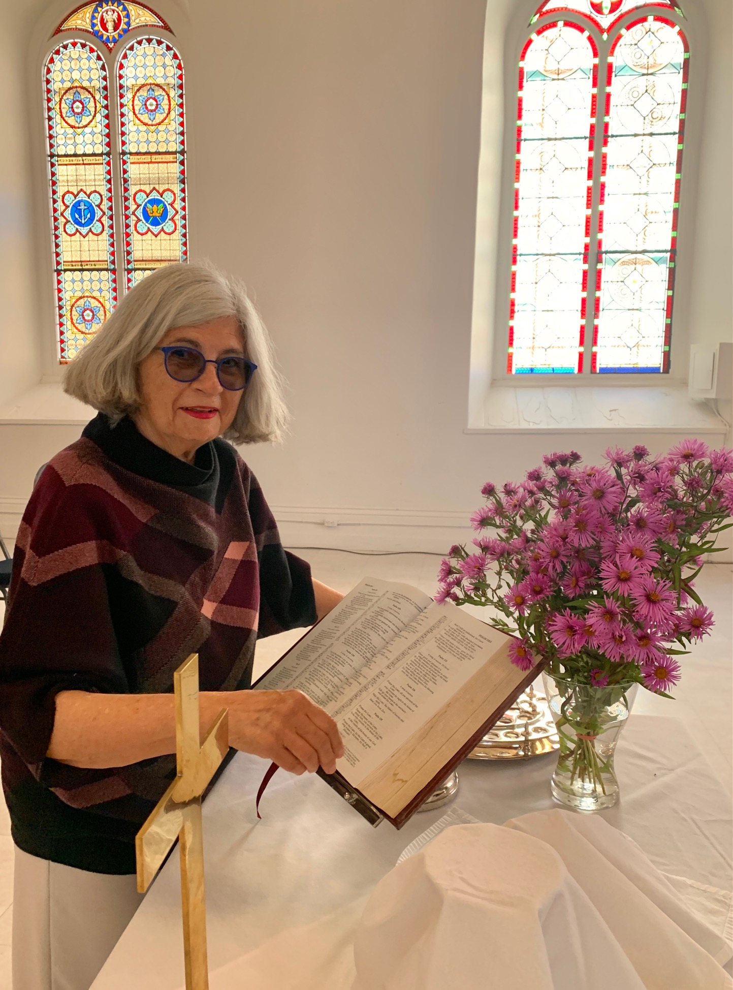 Communion congregation flowers faith 2523
