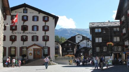 Village de Zermatt dans les Alpes suisses