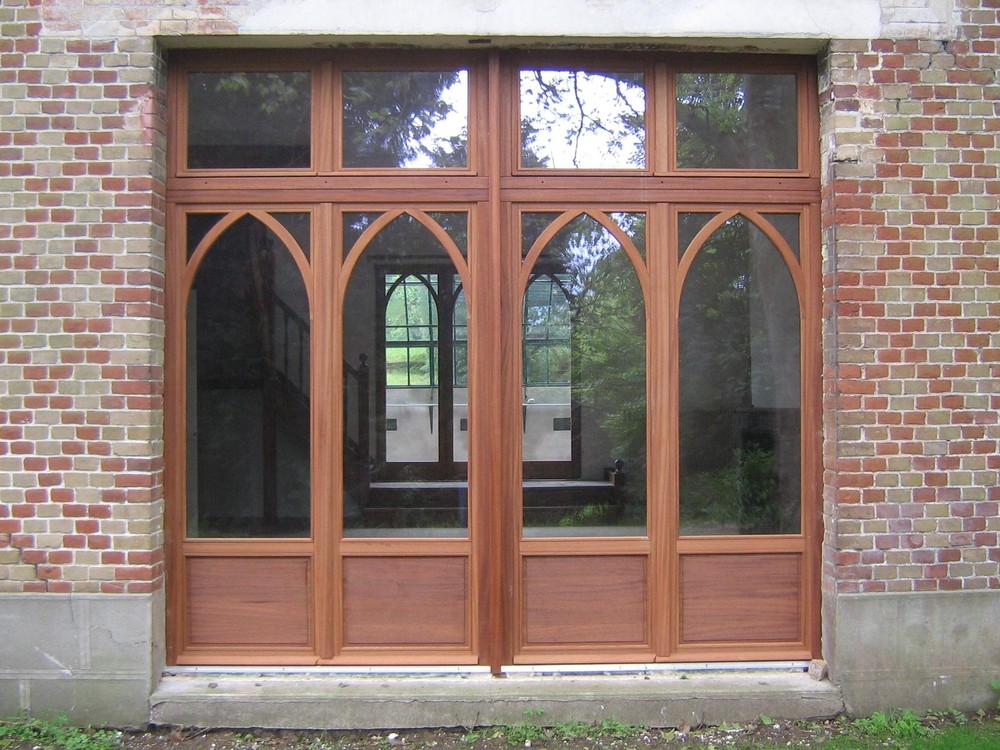 Ensemble menuisé en bois à ogive sur mesure fabriqué chez menuiserie Papavoine St Aubin sur Gaillon