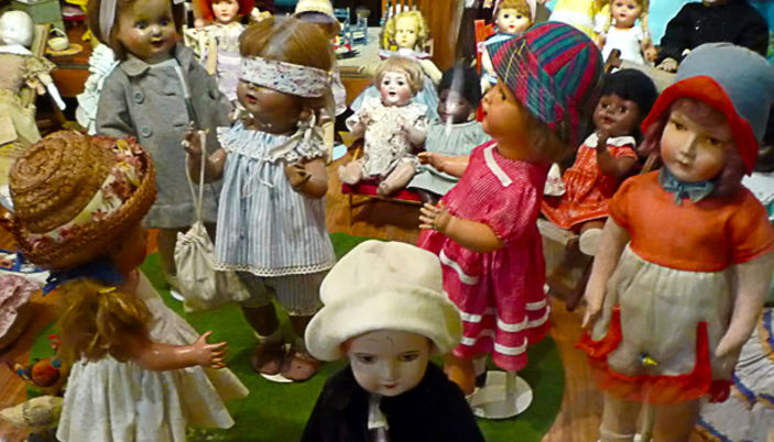 Toy museum place full