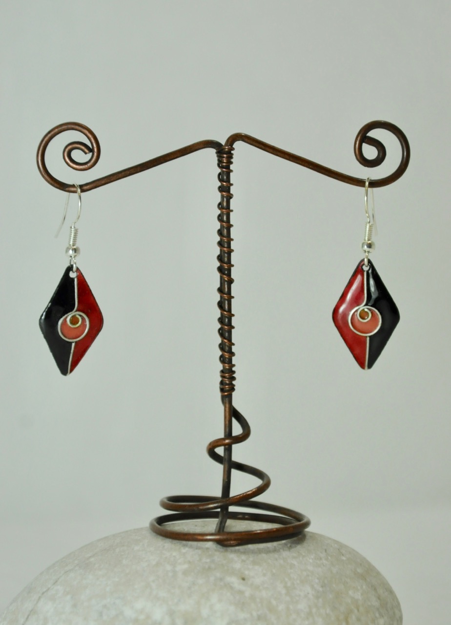 Boucles-losanges-noir-rouge-A