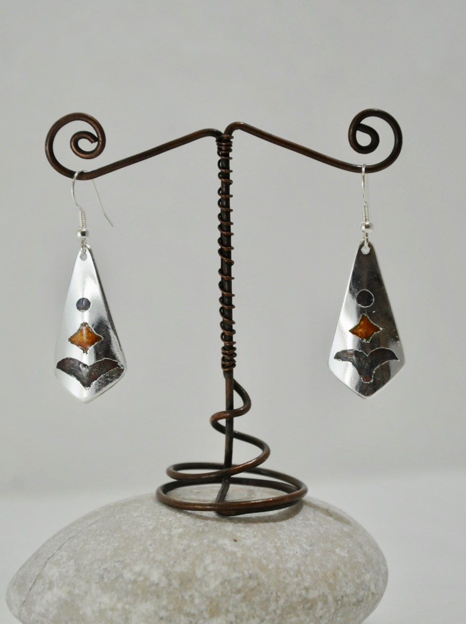 n°18-Boucles métal losanges bleu orange 24€ 